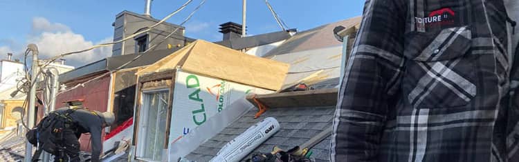 Roofer in Old Quebec